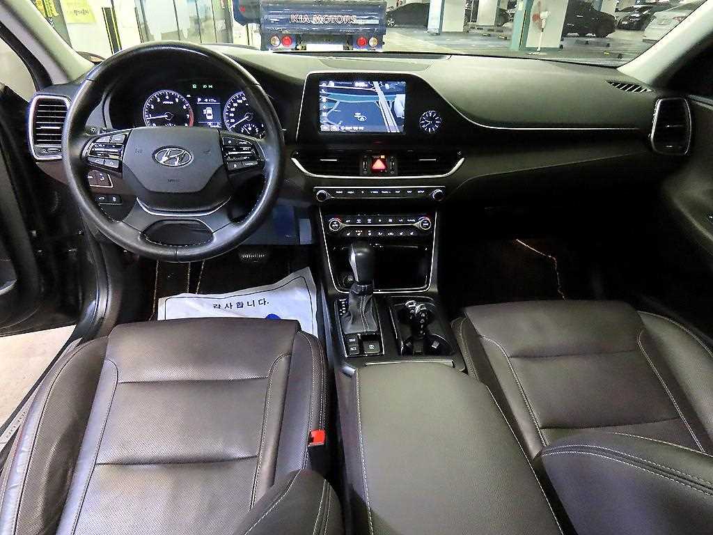 HYUNDAI Grandeur - Vista 10