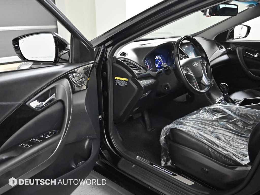 HYUNDAI Grandeur - Vista 11