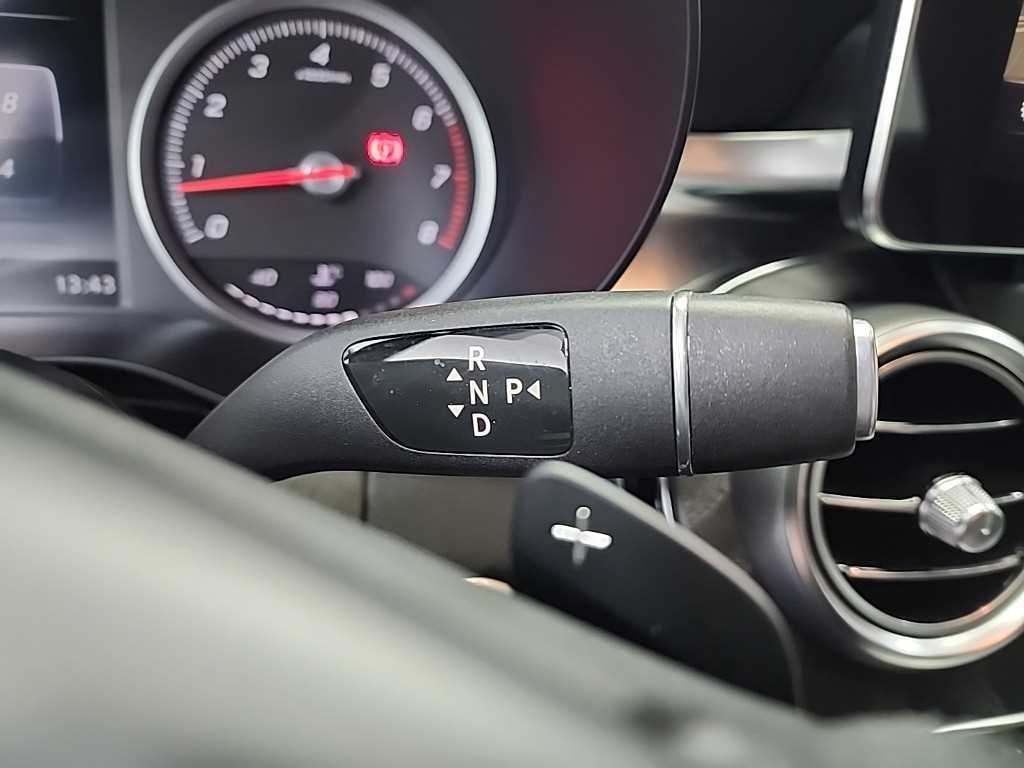 Mercedes Benz GLC Class - Vista 8