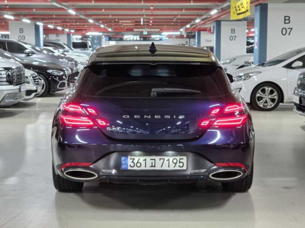 Genesis G70 - Vista 4