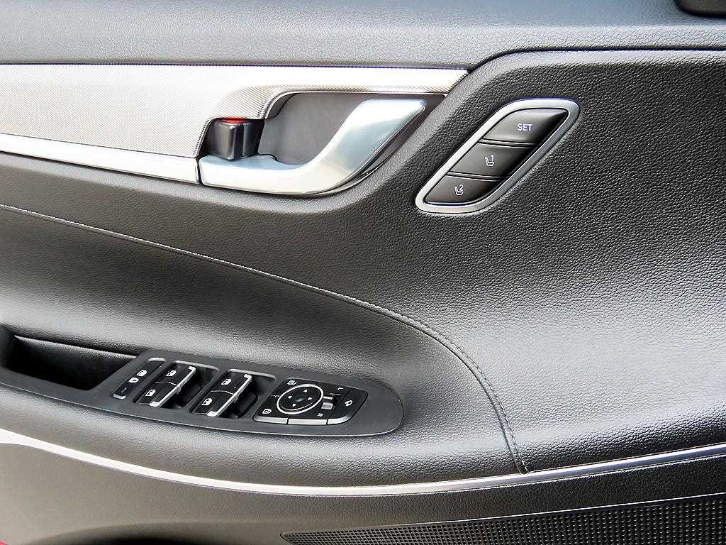 HYUNDAI Grandeur - Vista 11