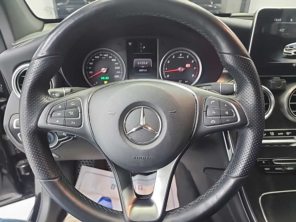 Mercedes Benz GLC Class - Vista 9