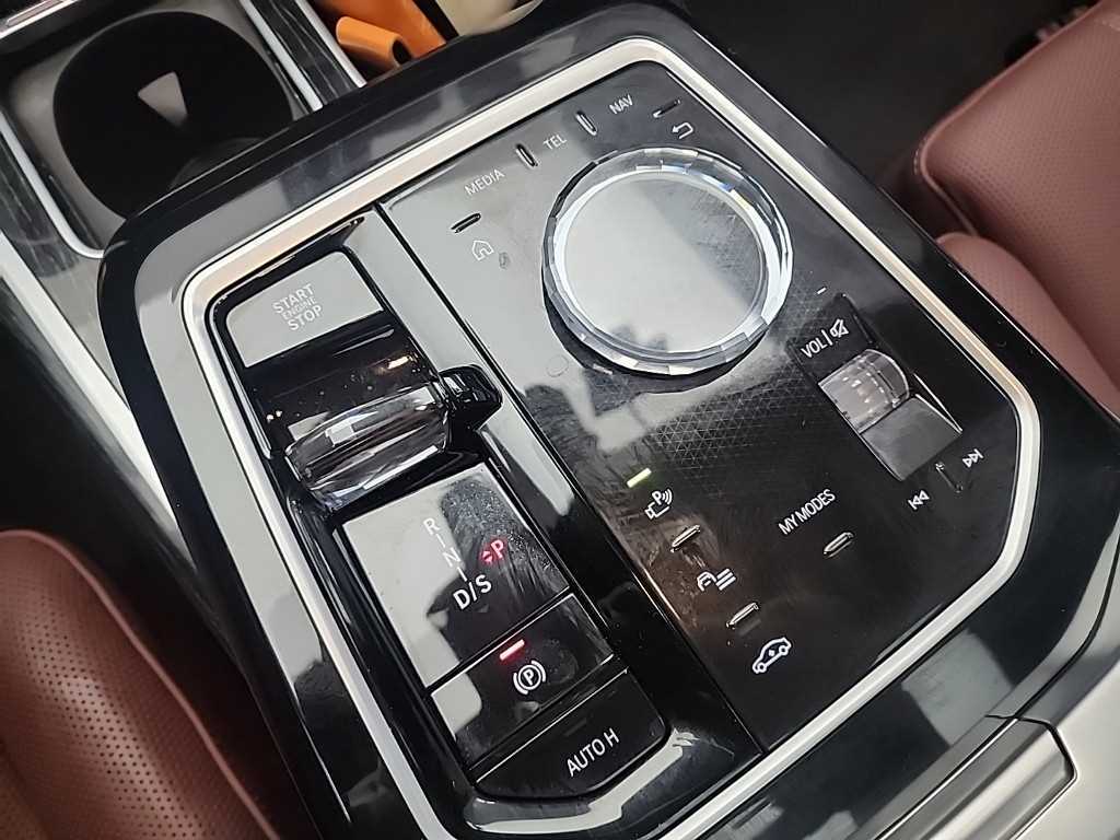 BMW 7 Series - Vista 8