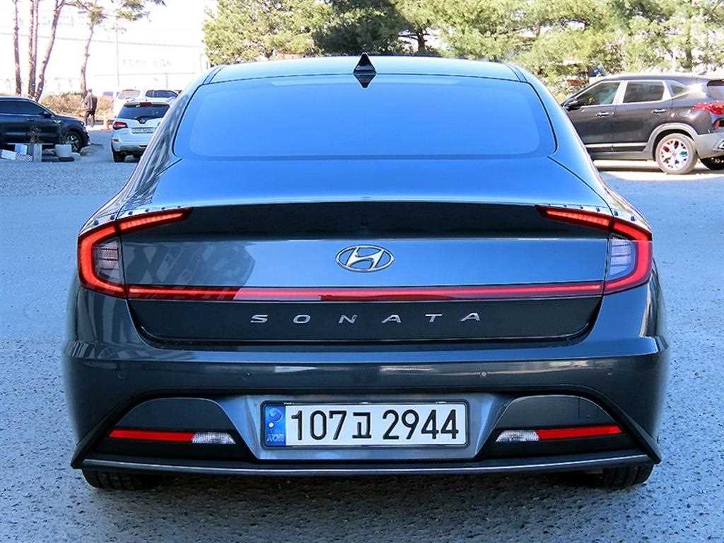 HYUNDAI Sonata - Vista 4