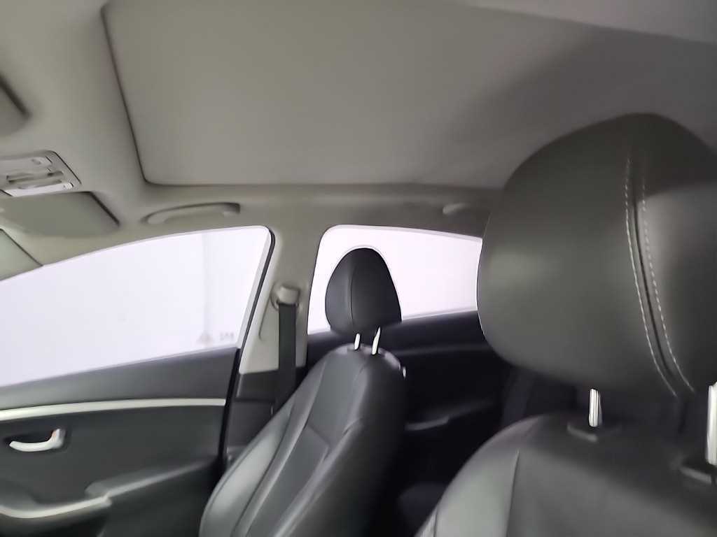 HYUNDAI i30 2012 Blanco - Importación desde Corea - HF Imports Iquique - Foto 14