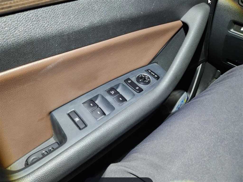 HYUNDAI Sonata - Vista 12