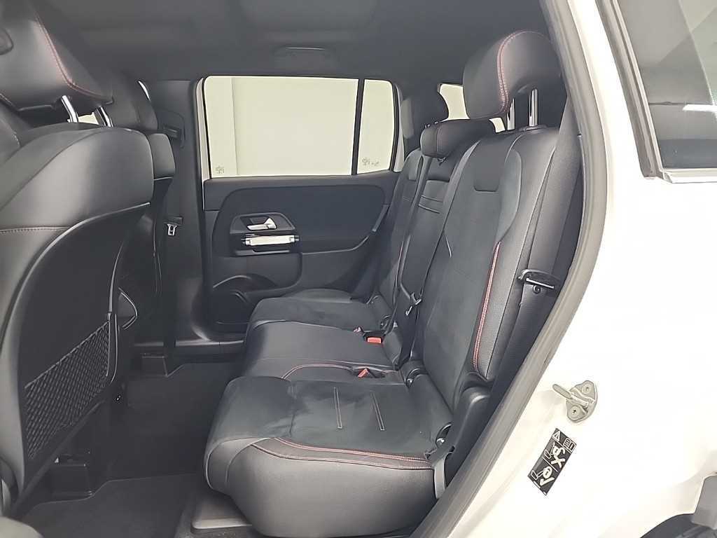 Mercedes Benz GLB Class - Vista 12