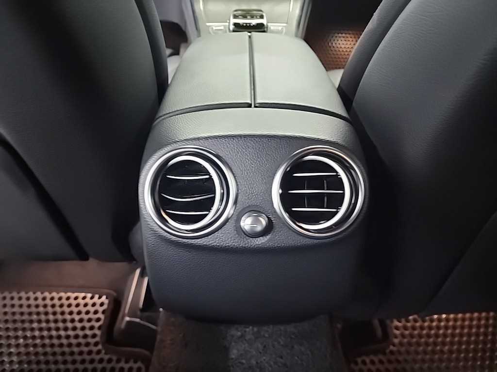 Mercedes Benz GLC Class 2019 Negro - Importación desde Corea - HF Imports Iquique - Foto 13