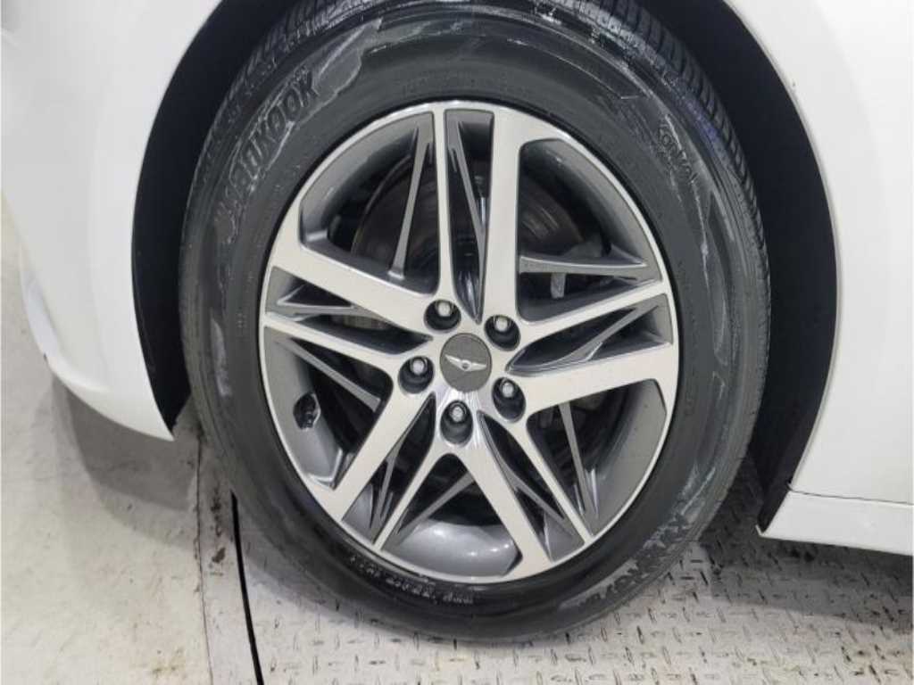 Genesis G70 - Vista 12