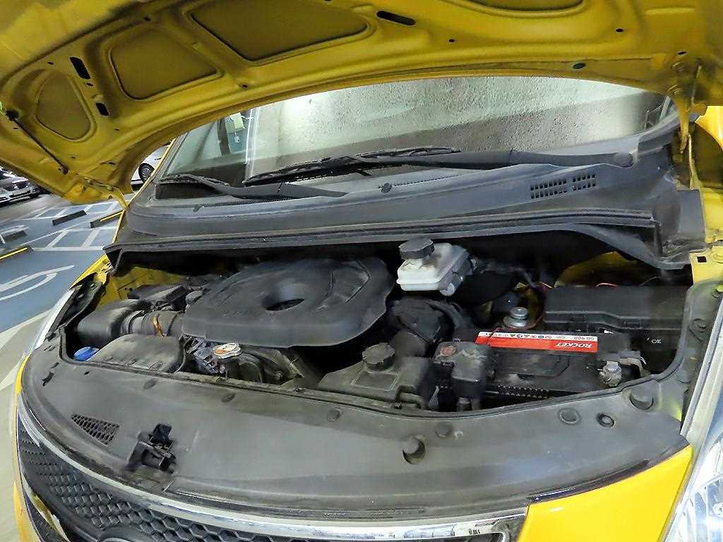 HYUNDAI Starex 2015 Amarillo - Importación desde Corea - HF Imports Iquique - Foto 18