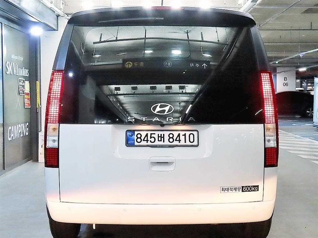 HYUNDAI Staria - Vista 5