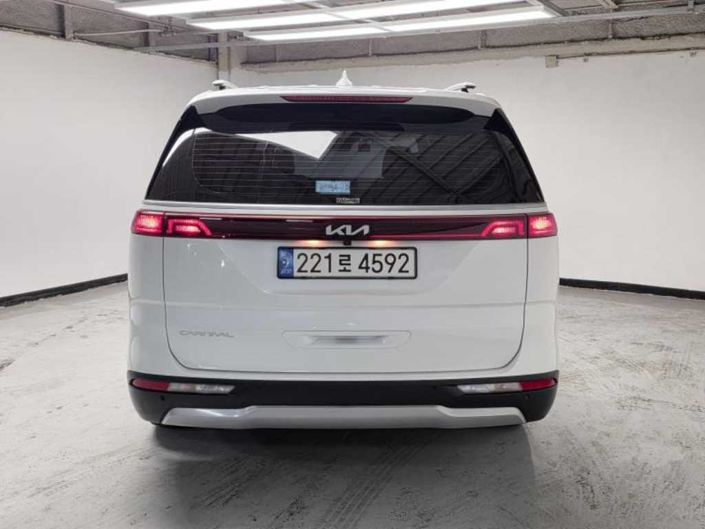 KIA Carnival - Vista 4