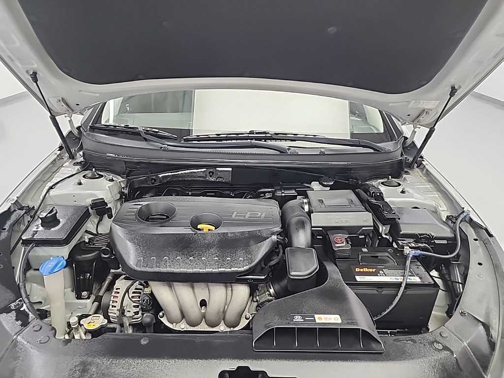 HYUNDAI Sonata - Vista 5