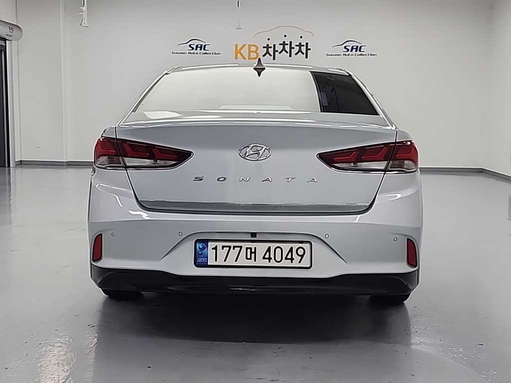 HYUNDAI Sonata - Vista 3