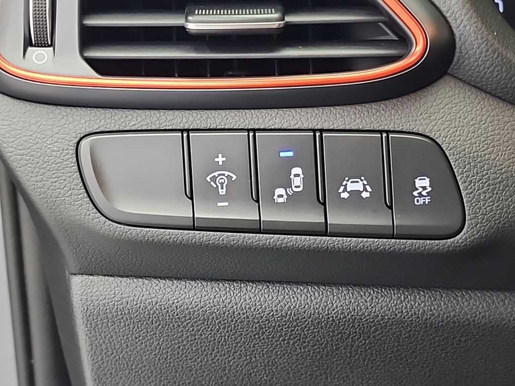 HYUNDAI i30 2019 Gris - Importación desde Corea - HF Imports Iquique - Foto 19