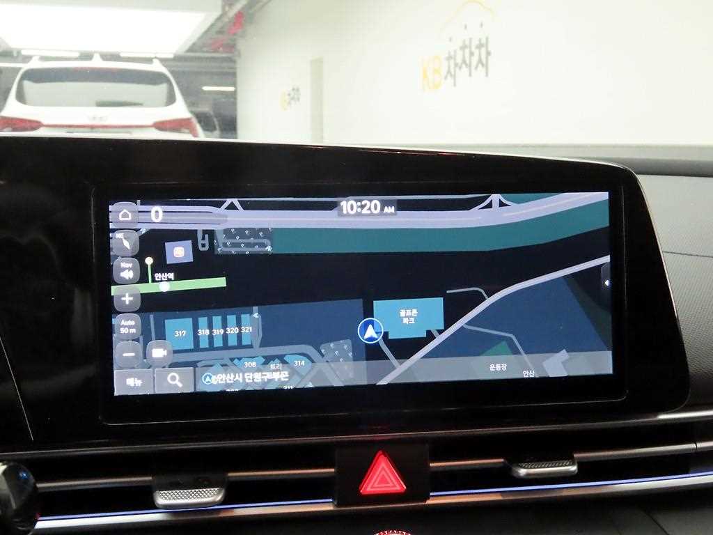 HYUNDAI Avante - Vista 9