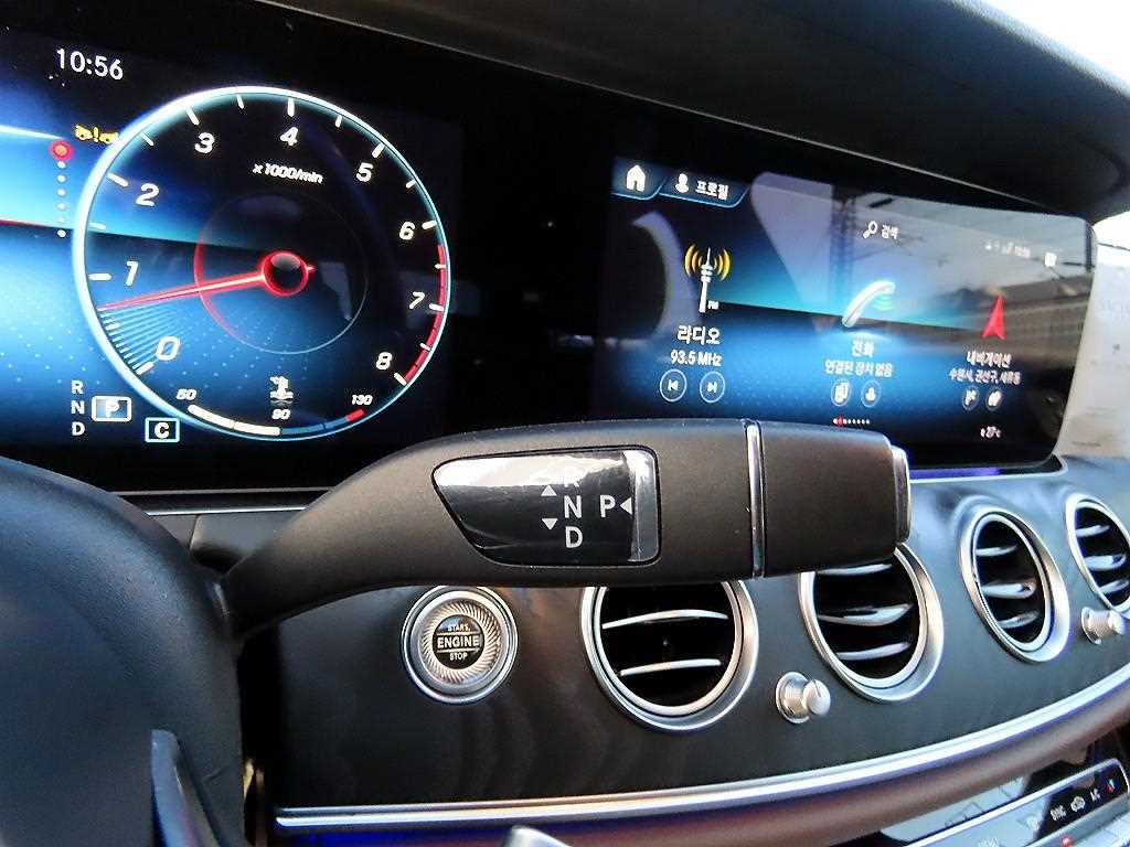 Mercedes Benz E class - Vista 10