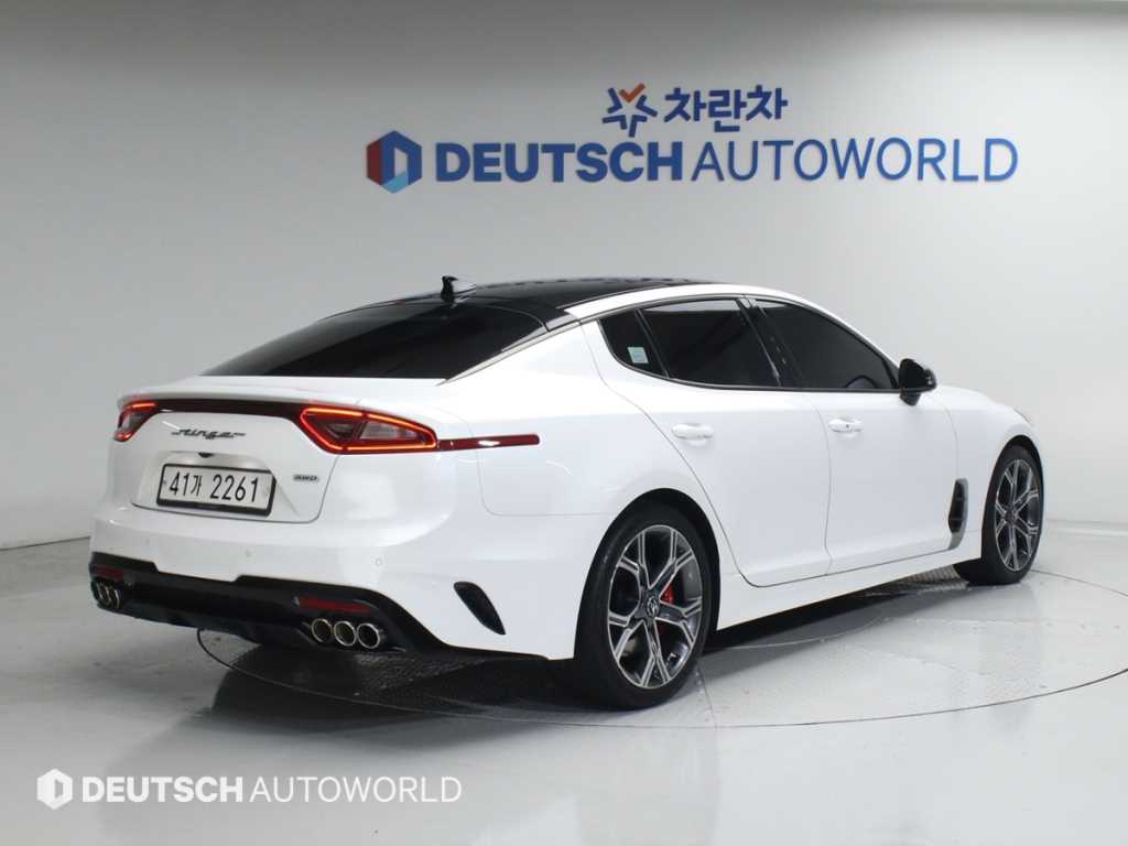 KIA Stinger - Vista 4