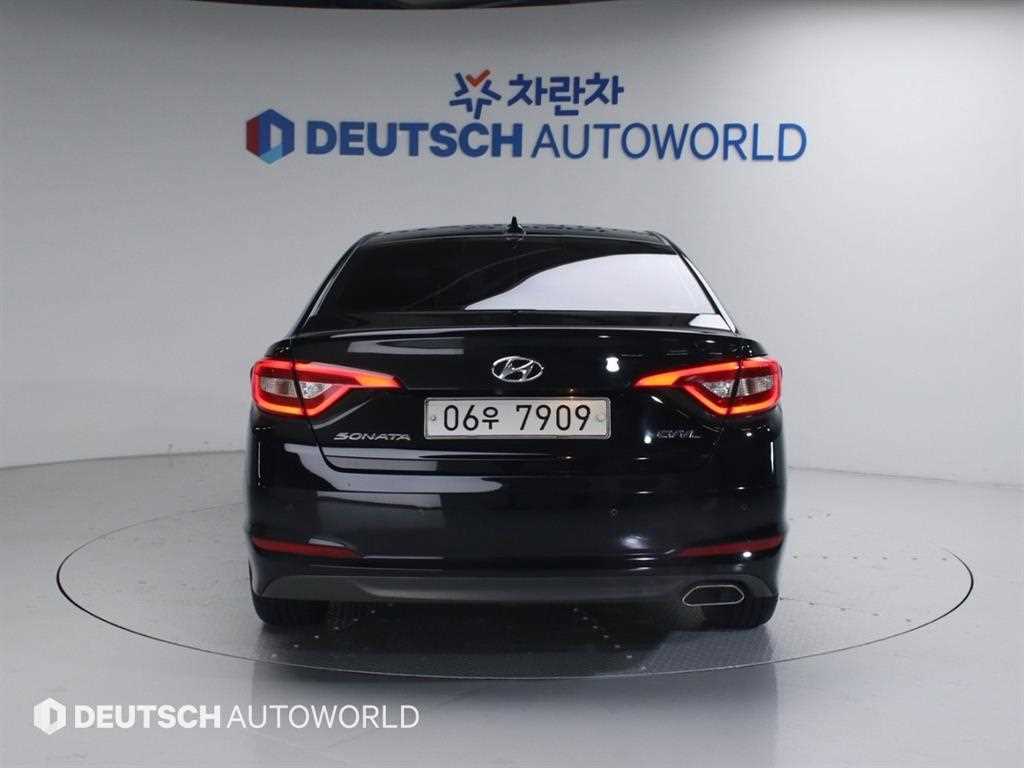 HYUNDAI Sonata - Vista 4