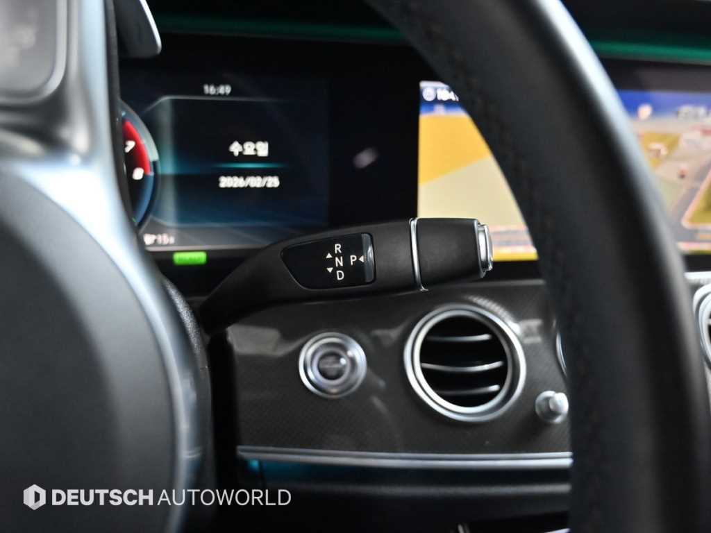 Mercedes Benz E class - Vista 9