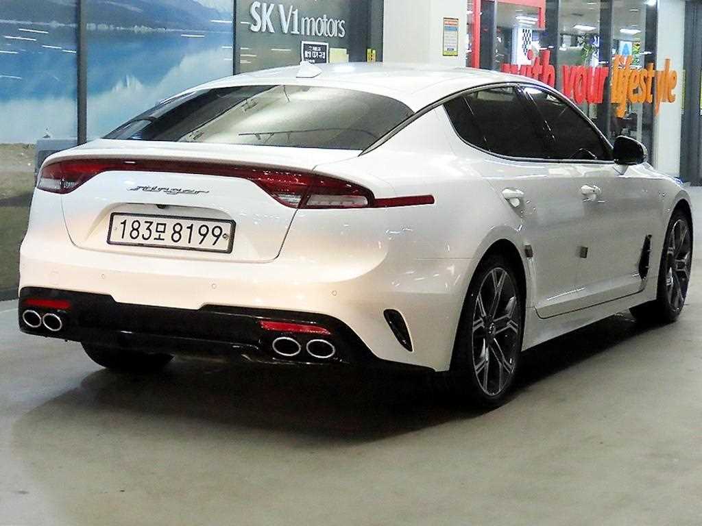 KIA Stinger - Vista 4