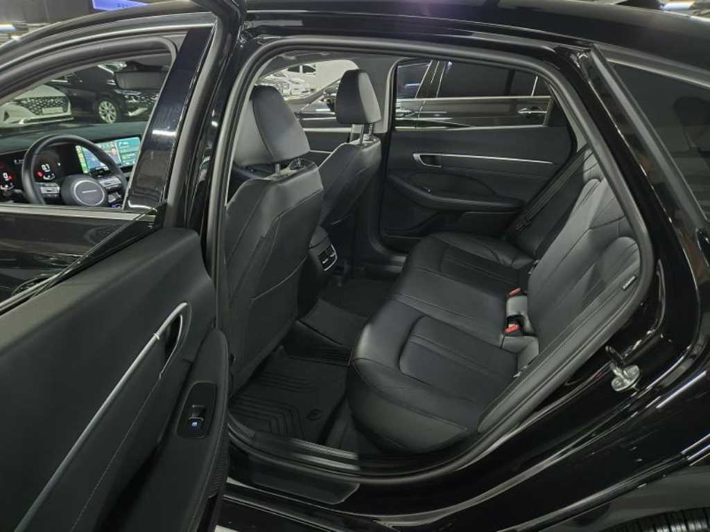 HYUNDAI Sonata - Vista 12