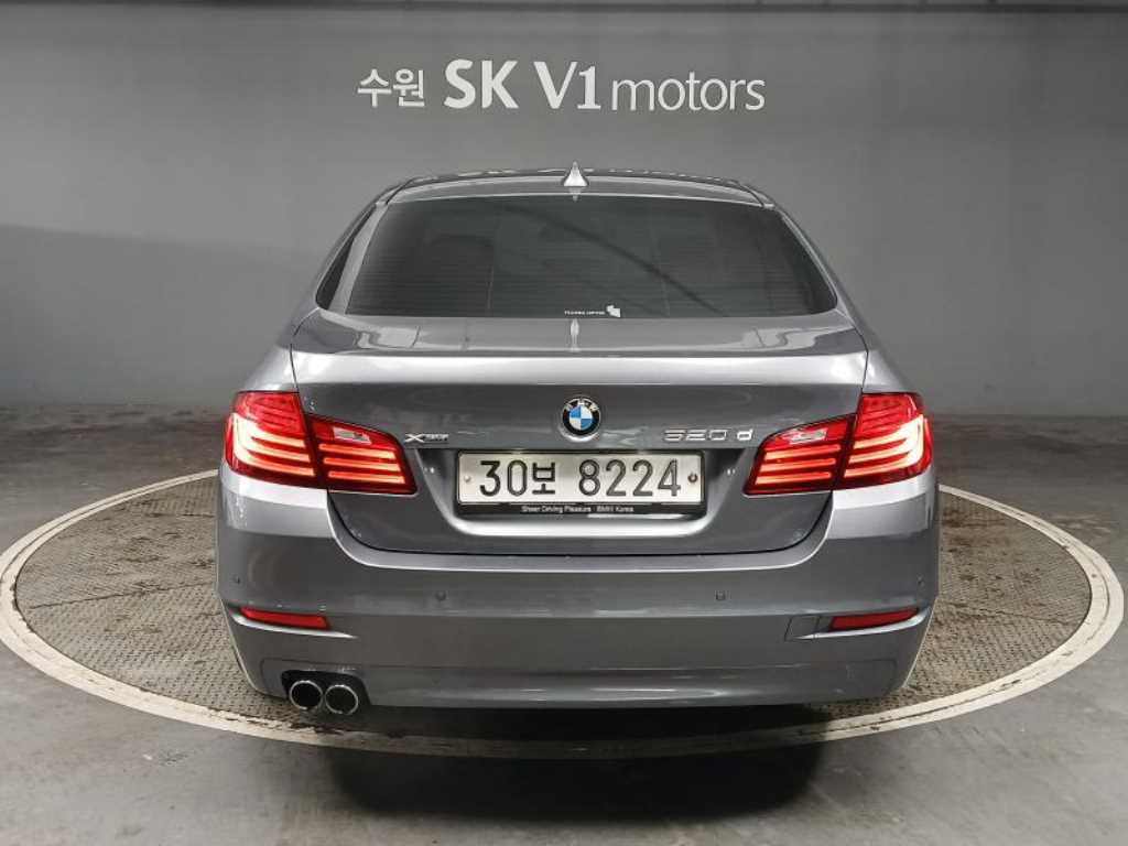 BMW 5 Series - Vista 5