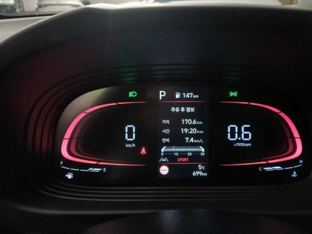 HYUNDAI Venue - Vista 9