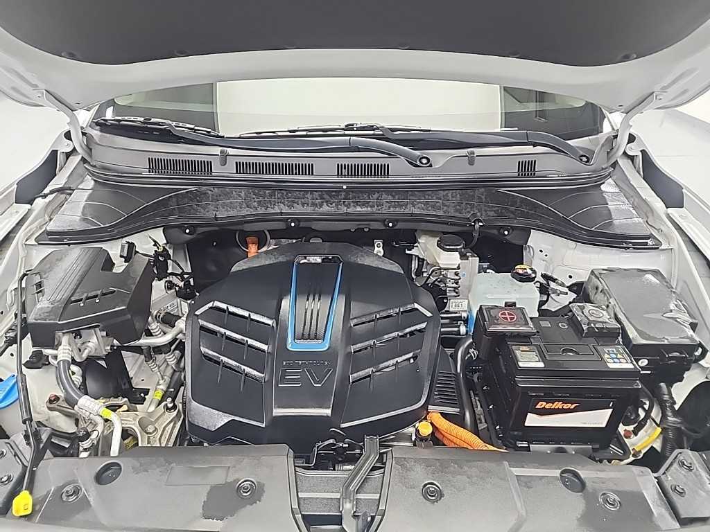 HYUNDAI Kona - Vista 5