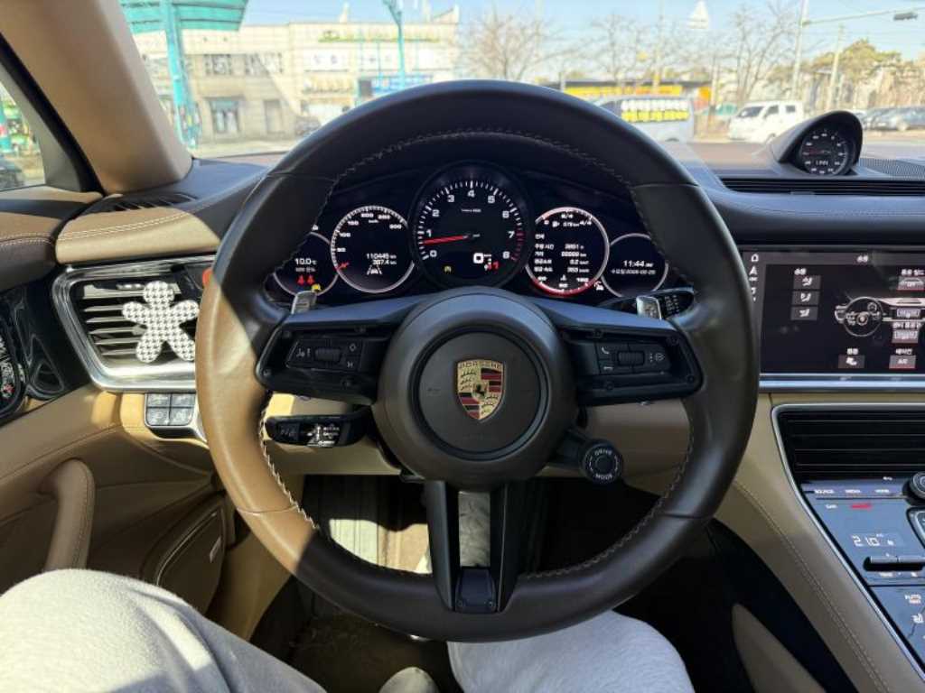 Porsche Panamera - Vista 5