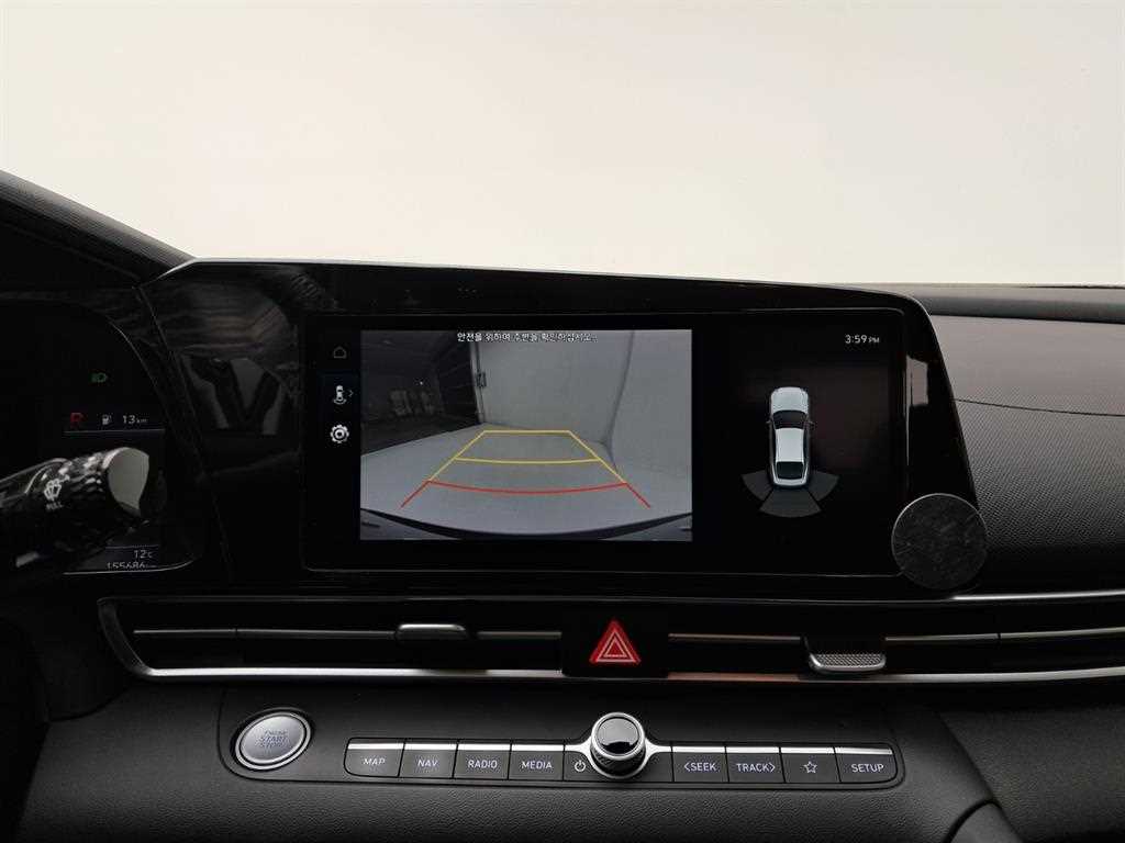 HYUNDAI Avante - Vista 10