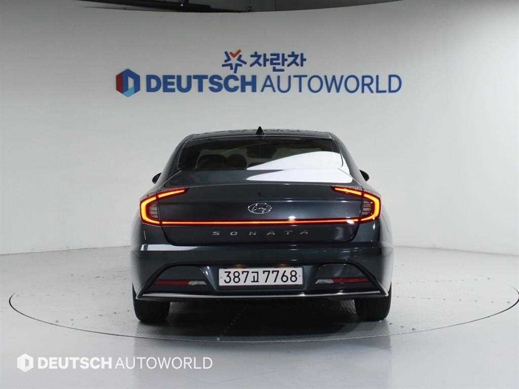 HYUNDAI Sonata - Vista 4