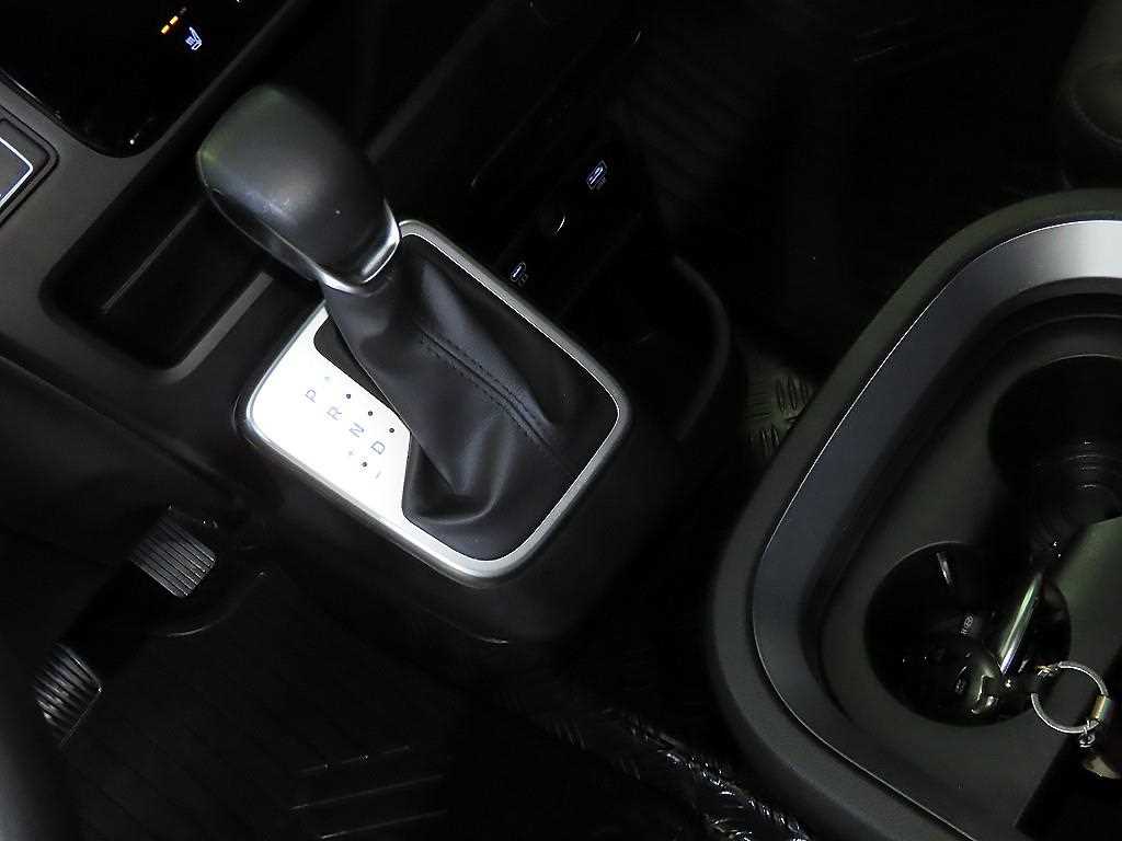 HYUNDAI Staria - Vista 12