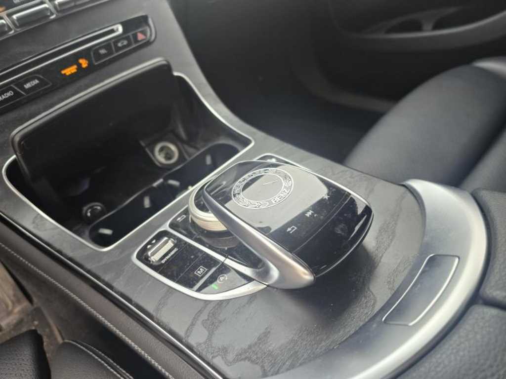 Mercedes Benz GLC Class - Vista 11