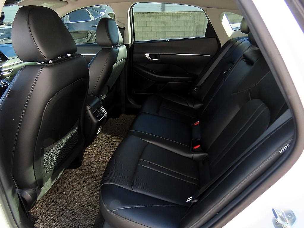 HYUNDAI Sonata - Vista 6