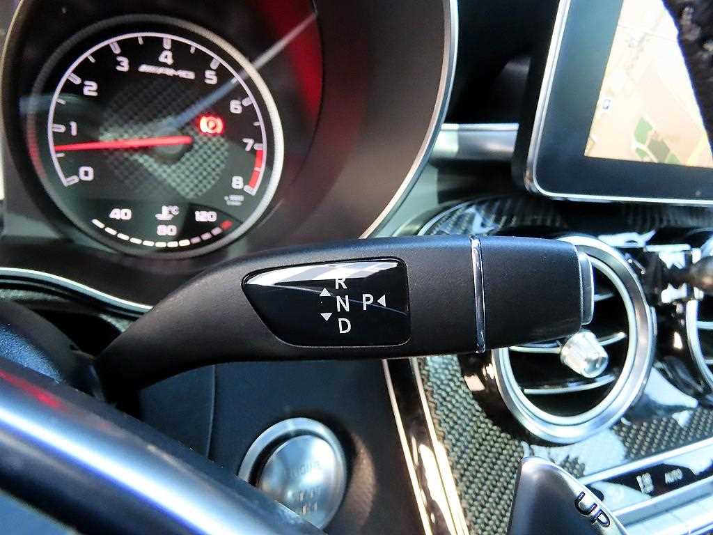 Mercedes Benz GLC Class - Vista 11