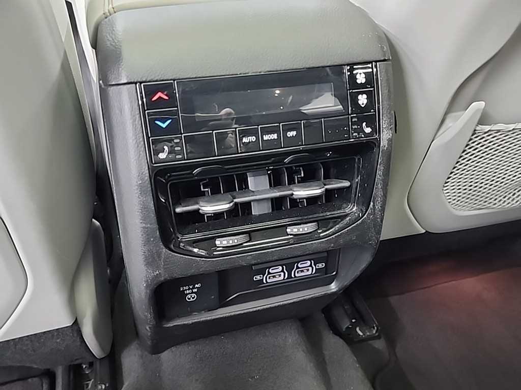 Jeep Cherokee - Vista 4