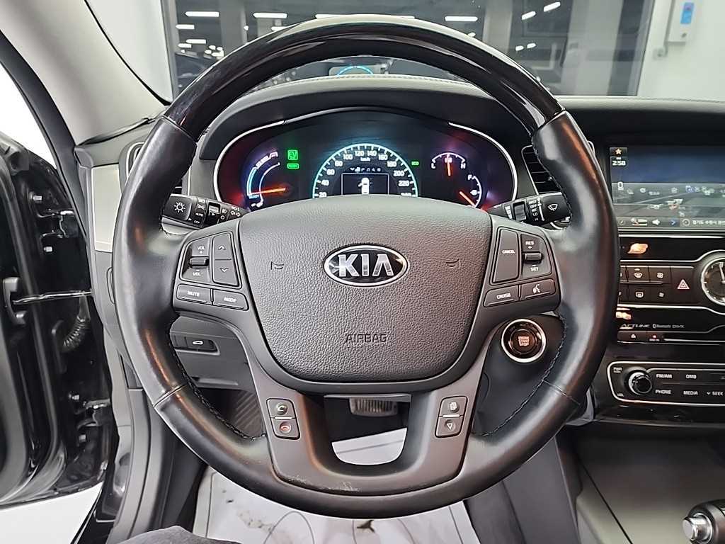 KIA K7 - Vista 9