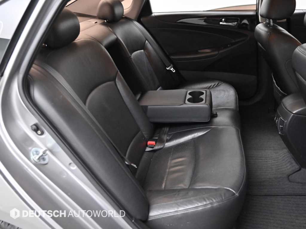 HYUNDAI Sonata - Vista 12