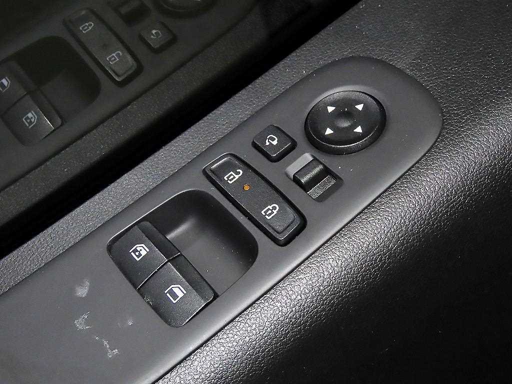 HYUNDAI Staria 2025 Blanco - Importación desde Corea - HF Imports Iquique - Foto 13