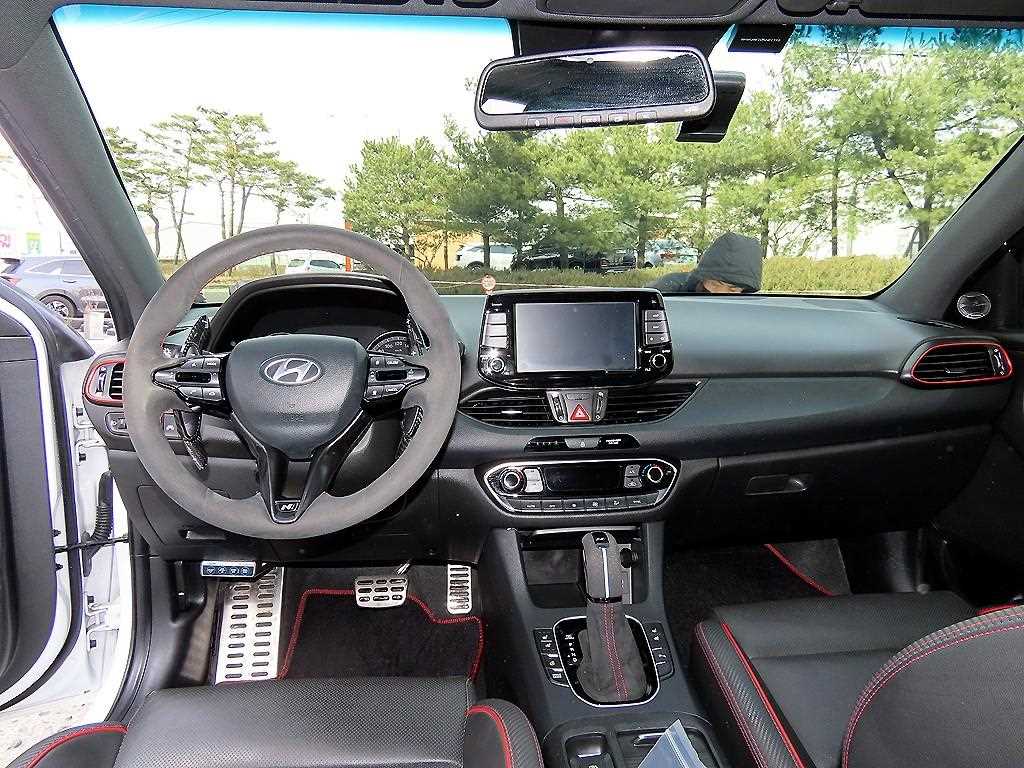 HYUNDAI i30 - Vista 7