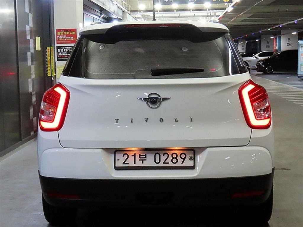 Ssangyong Tivoli - Vista 5