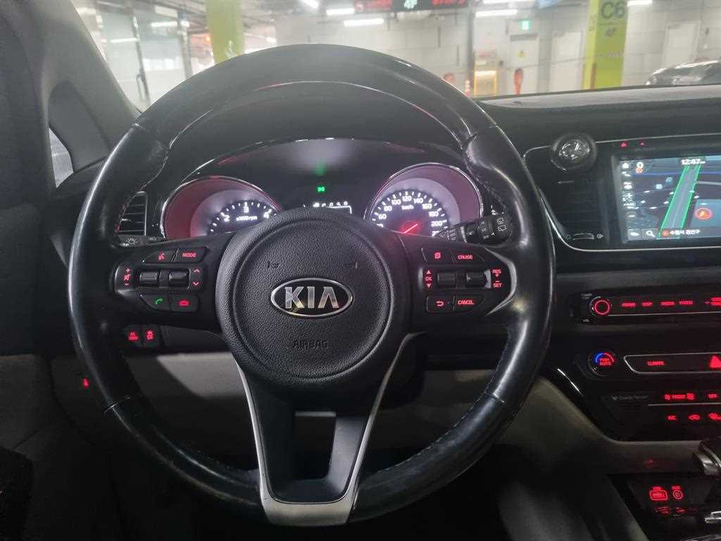 KIA Carnival 2018 Blanco - Importación desde Corea - HF Imports Iquique - Foto 13