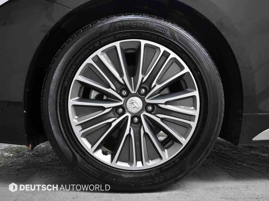 HYUNDAI Grandeur - Vista 5