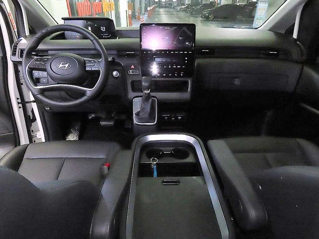 HYUNDAI Staria - Vista 10