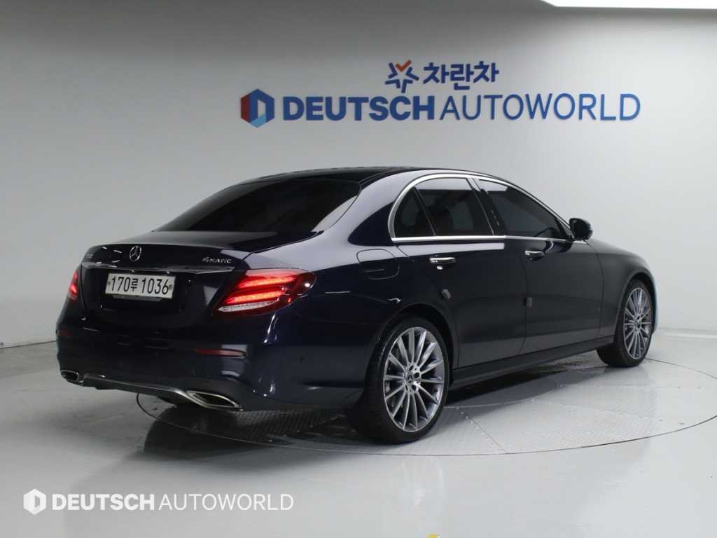 Mercedes Benz E class - Vista 2