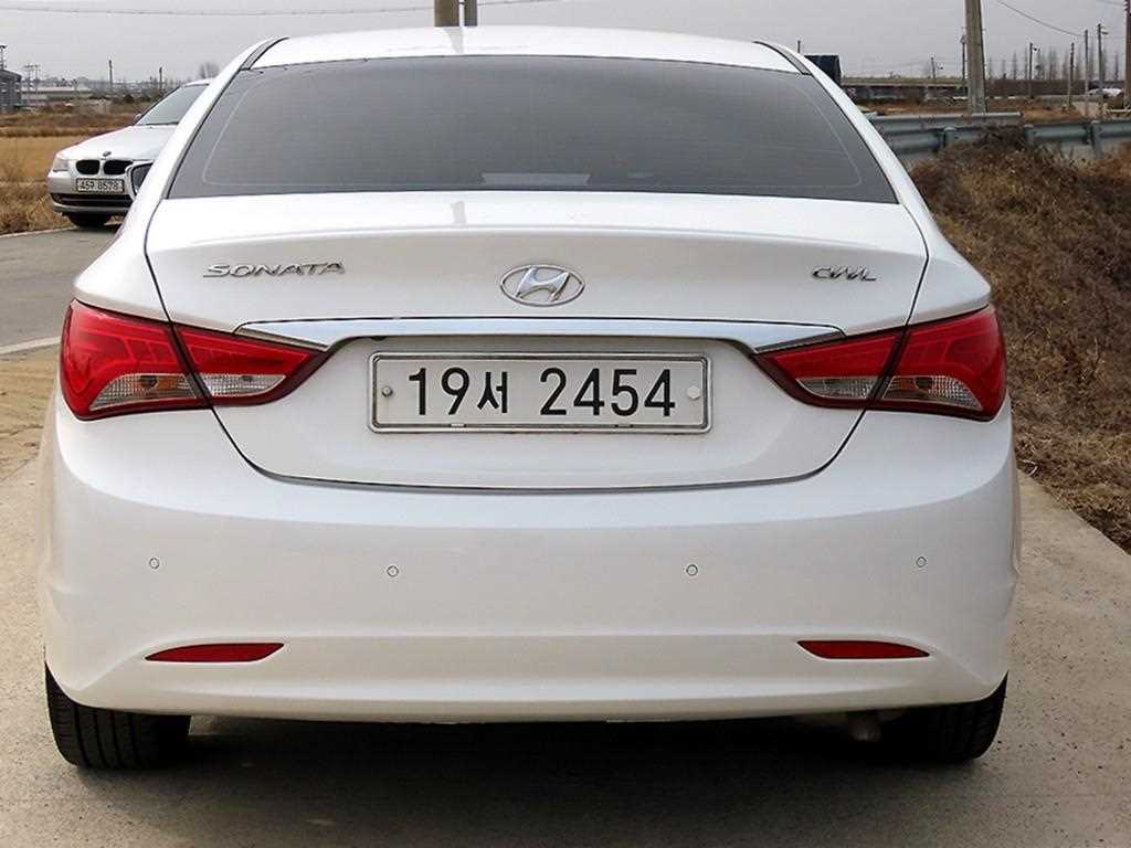HYUNDAI Sonata - Vista 4