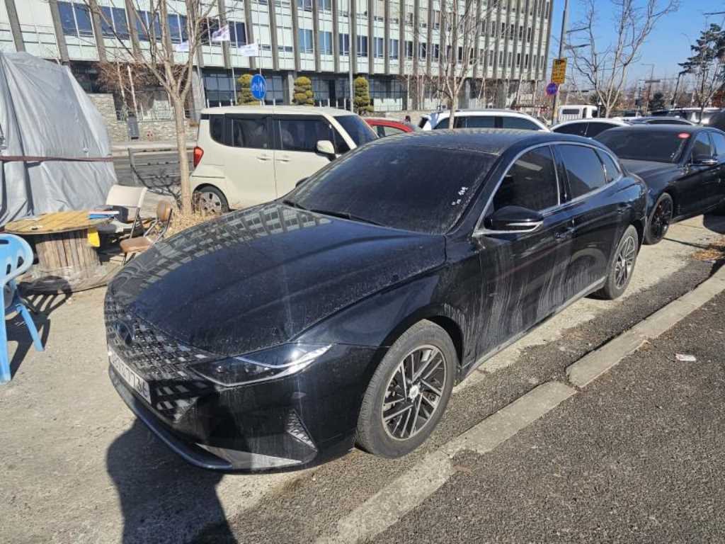 HYUNDAI Grandeur - Vista 2