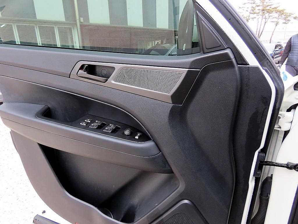 Ssangyong Rexton - Vista 11