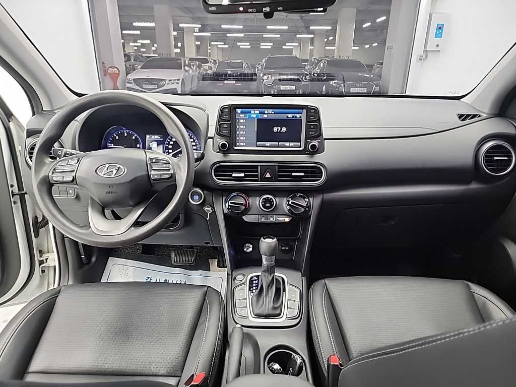 HYUNDAI Kona - Vista 7